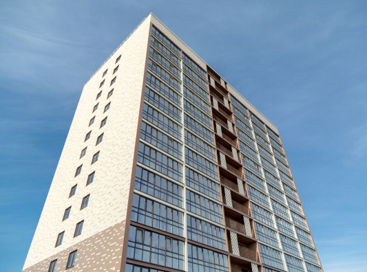 В облицовке фасада этого дома впервые использовалась долговечная керамическая плитка Kerama Marazzi